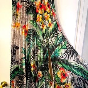Tropical print pleated skirt, NWT